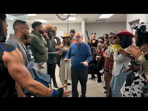 Видео: Дядя Бетани врывается и прекращает вечеринку, если что-то пошло не так!