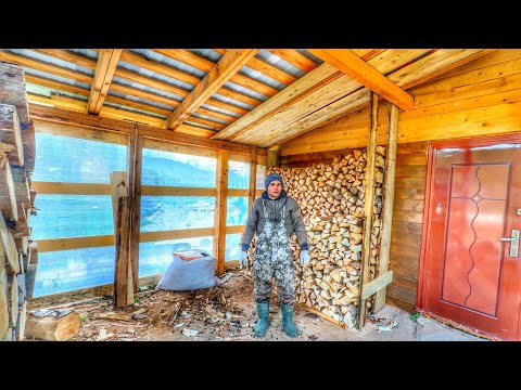 Видео: ХОЛОДАЕТ!  4°C! ОДИН ПРОДОЛЖАЮ ЗАБИВАТЬ ДРОВИНИК, ТОПЛЮ ПЕЧЬ (и ДУШУ!) ПЛАНЫ НА СУРОВУЮ ЗИМУ! 