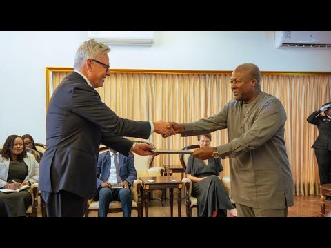 Видео: Прогресс:Слишком много денег в Гане, поскольку президент Махама поразил инвесторов уверенностью в...