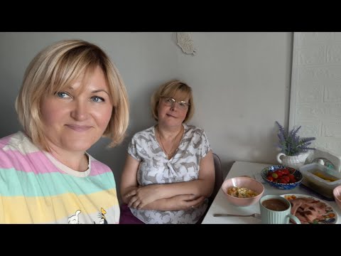 Видео: Стараюсь не унывать😉Веня с радостью встретил Светлану).Наш со Светой превосходный обед 😉