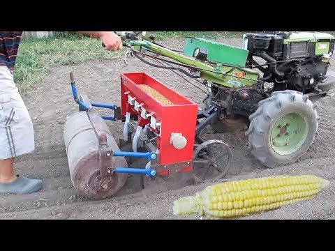 Видео: Сеялка к мотоблоку, посев кукурузы!