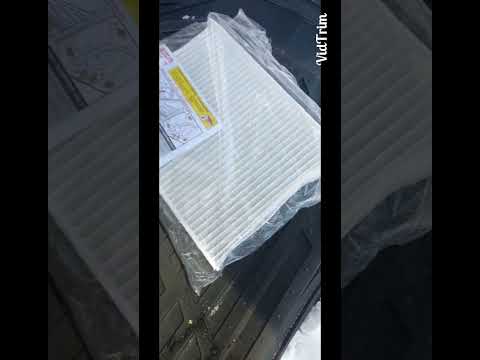 Видео: Nissan x-trail nt32 правый руль. Замена воздушных фильтров.