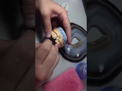 Видео: Изготовление керамической коронки