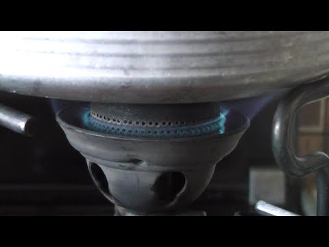 Видео: Приспосабливаем примус "Шмель" под головы самогона