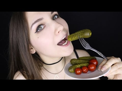 Видео: ASMR Pickle cucumber & Tomato 👅 Eating Sounds | АСМР поедание - помидорка и огурчик