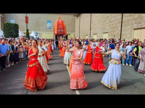 Видео: Ратха-ятра на праздновании Дней Индии в Москве 17.08.2025