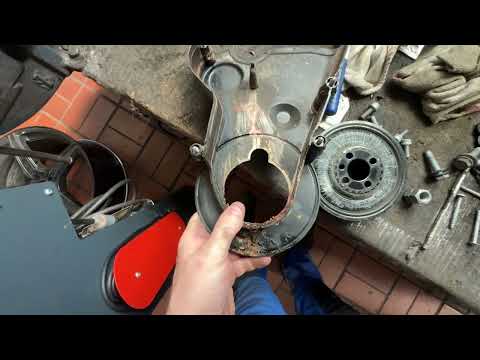 Видео: Ауди А5 2.0tdi замена ремня ГРМ и водяного насоса.