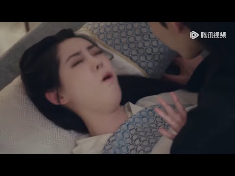 Видео: Золушка притворяется отравленной, а принц заботится о ней в постели