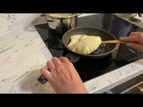 Видео: Хачапури с сыром, лепёшка на сковороде ￼