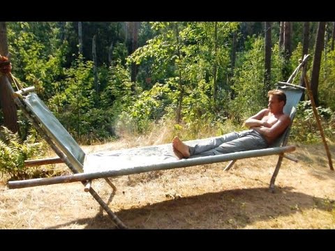 Видео: Лесная кровать – лежак из мешков и жердей