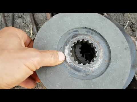 Видео: Замена сальника тормозных дисков мтз 50-80