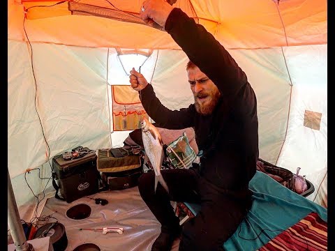 Видео: Зимняя Рыбалка с Ночёвкой. Один на Льду  Глухозимье, но как Дома