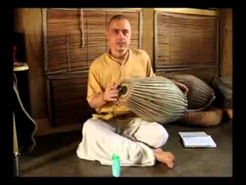 Видео: Часть 1: Уроки игры на мриданге - Говинда дас - Вриндаван 24ч киртан