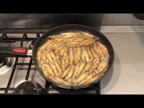 Видео: Корюшка мелкая, жареная