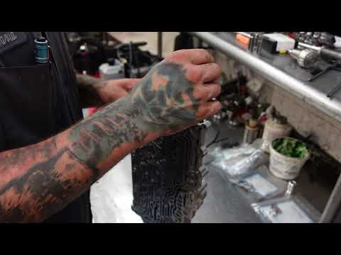 Видео: Сборка корпуса клапана 6L80 и испытание вакуума