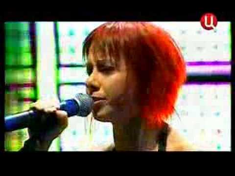 Видео: Юля Савичева "Прости за любовь" live