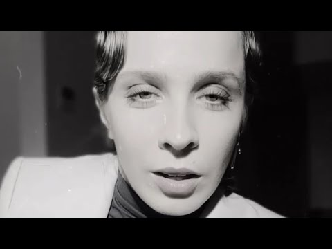 Видео: Мадам Горохова: чем пахнет Париж?