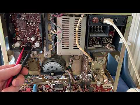 Видео: Reel to reel Снежеть 110 first power up, перше включення 