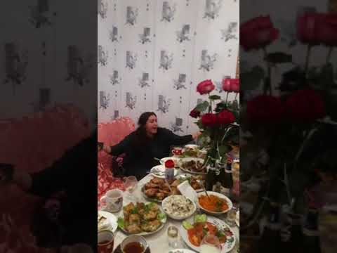 Видео: цыганка круто поёт (1)