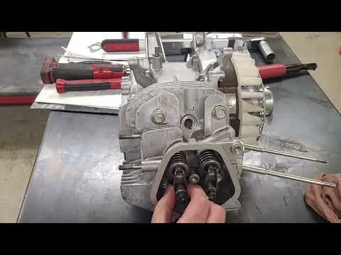 Видео: Регулировка клапанов Honda GX390