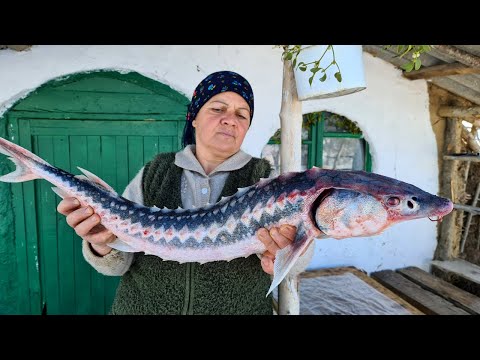 Видео: Готовим Целый Осетр в Глиняной Духовке 