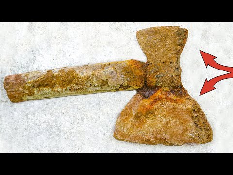 Видео: Реставрация Странного Двулезвийного Топора: Почему Лезвия Разные?