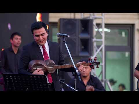 Видео: Иззатбек Холиков, Хай ёора .жонли ижро