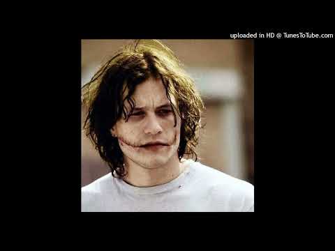 Видео: desely - в дорогущем костюме (сингл, 2025)