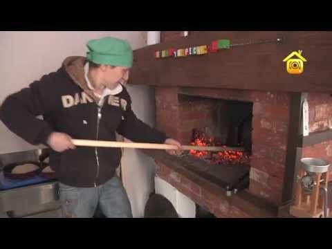 Видео: Выпекаем хлеб самостоятельно в русской печи. Мастер-класс // FORUMHOUSE