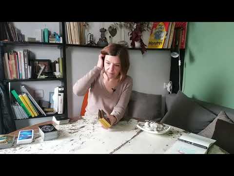 Видео: 🔥  Гадание таро для мужчин и женщин. Главные темы весны 2021