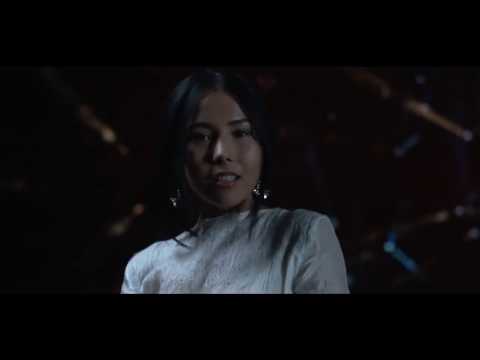 Видео: Аяна Касымова - 'Чагылган' - жаны кыргызча клип 2016.