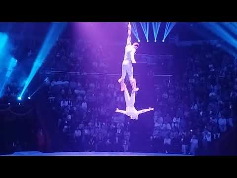 Видео: "ГАРМОНИЯ" ВОЗДУШНЫЕ ГИМНАСТЫ НА РЕМНЯХ, ШОУ "МИРАС", КАЗАНСКИЙ ЦИРК 