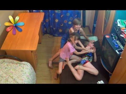 Видео: Как отучить детей ссориться друг с другом – Все буде добре. Выпуск 1095 от 27.09.17