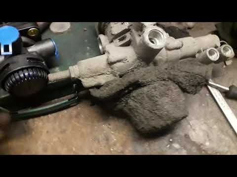 Видео: не тормозят задние колеса.814 atego