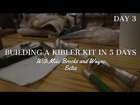 Видео: Использование нитрата железа, стареющей латуни и заплаток для ложа | Сборка набора Kibler, день 3...