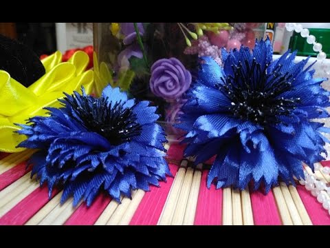 Видео: василек из атласной ленты//Fiordaliso fatto di nastro di raso //Cornflower made of satin ribbon /DIY