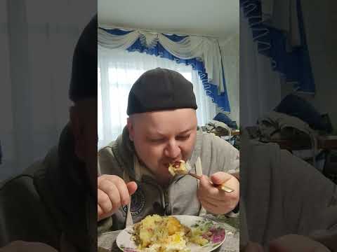 Видео: 🍳 Мукбанг: толчёнка с яичницей + ответы на ваши вопросы 💬