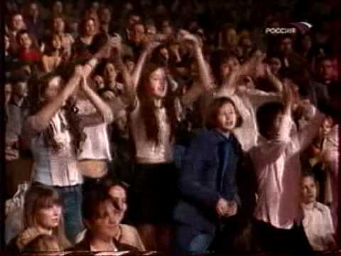 Видео: Непоседы и Олег Газманов "Детство мое"