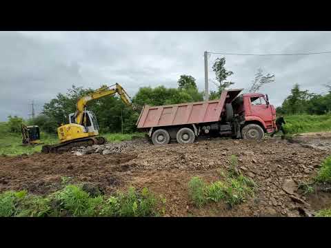 Видео: Как вытащить камаз, забуксовали