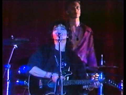 Видео: Группа КИНО(Виктор Цой) - концерт в Алматы.