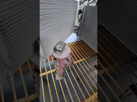 Видео: Мойка радиатора кондиционера фольцваген поло седан.