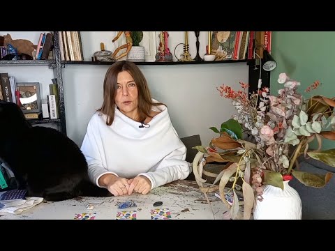 Видео: 🔥Любит ли он меня? Гадание таро.