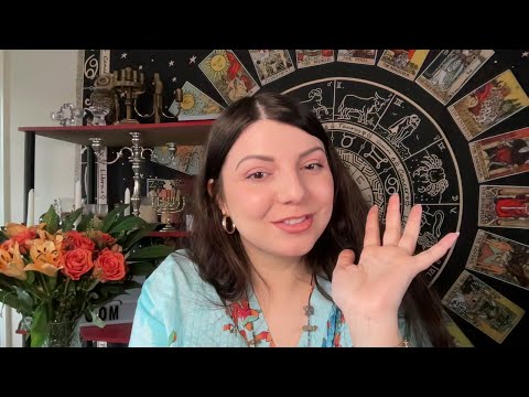 Видео: Что у него происходит в жизни. Таро Юлия Петрова Прямые Эфиры