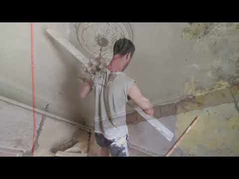 Видео: Реконструкция. Саманный старый дом. Отделка первого этажа