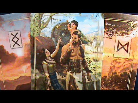 Видео: СУДЬБОНОСНЫЙ МУЖЧИНА! С кем готовит встречу судьба? Таро гадание онлайн