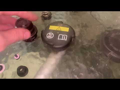 Видео: BMW крышка расширительного бачка в разрезе принцип работы