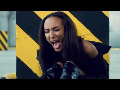 Видео: Мари Сенн - Джинсовая куртка (ПРЕМЬЕРА КЛИПА)