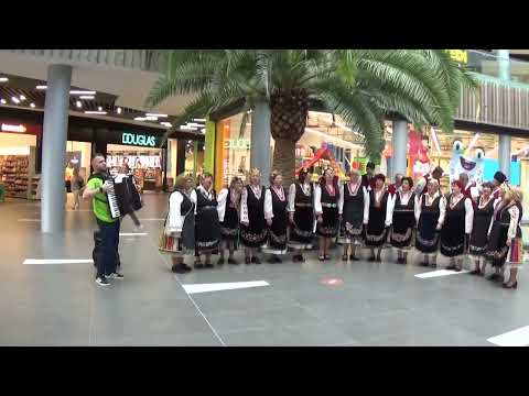 Видео: В парк мол Стара Загора, гостува изложбата Пътя на хляба и участие на ЖПГ Росна китка и МФГ Жътвари