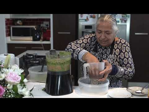 Видео: Приготовление орехового чатни — чатни «Палли» от тёти Лалли