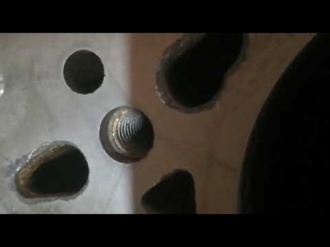 Видео: Технологии Ремонта производит опрессовку блока Рено Логан. Часть 5